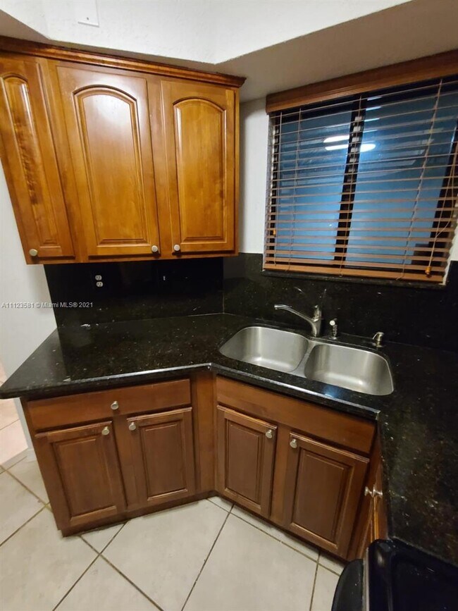 Foto del edificio - 8275 SW 152nd Ave