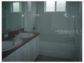 Foto del edificio - 9909 Carlsdale Dr