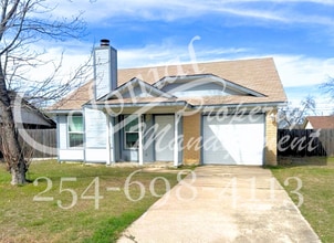 Building Photo - 2507 Hemlock Dr