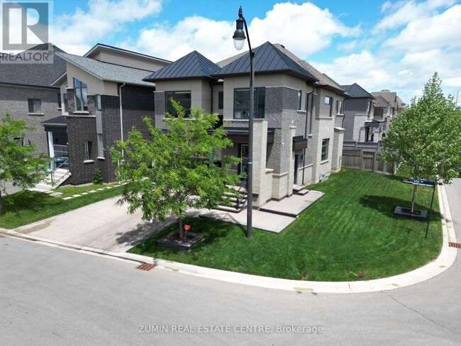 Building Photo - 39 Lyle Wy