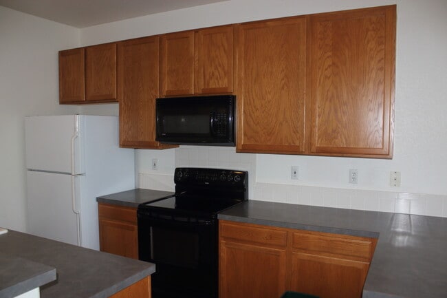 Foto del edificio - 2544 Begonia Ct
