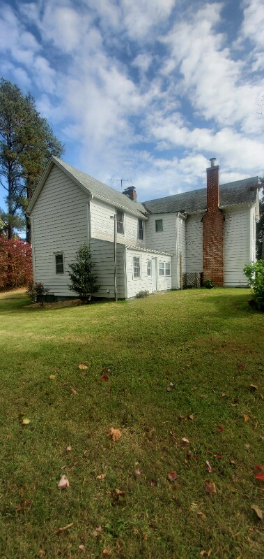 Foto del edificio - 1243 Nathalie Rd
