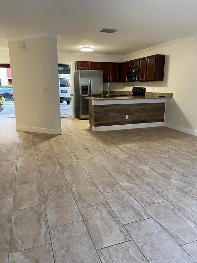 Foto del edificio - 673 Cresting Oak Cir