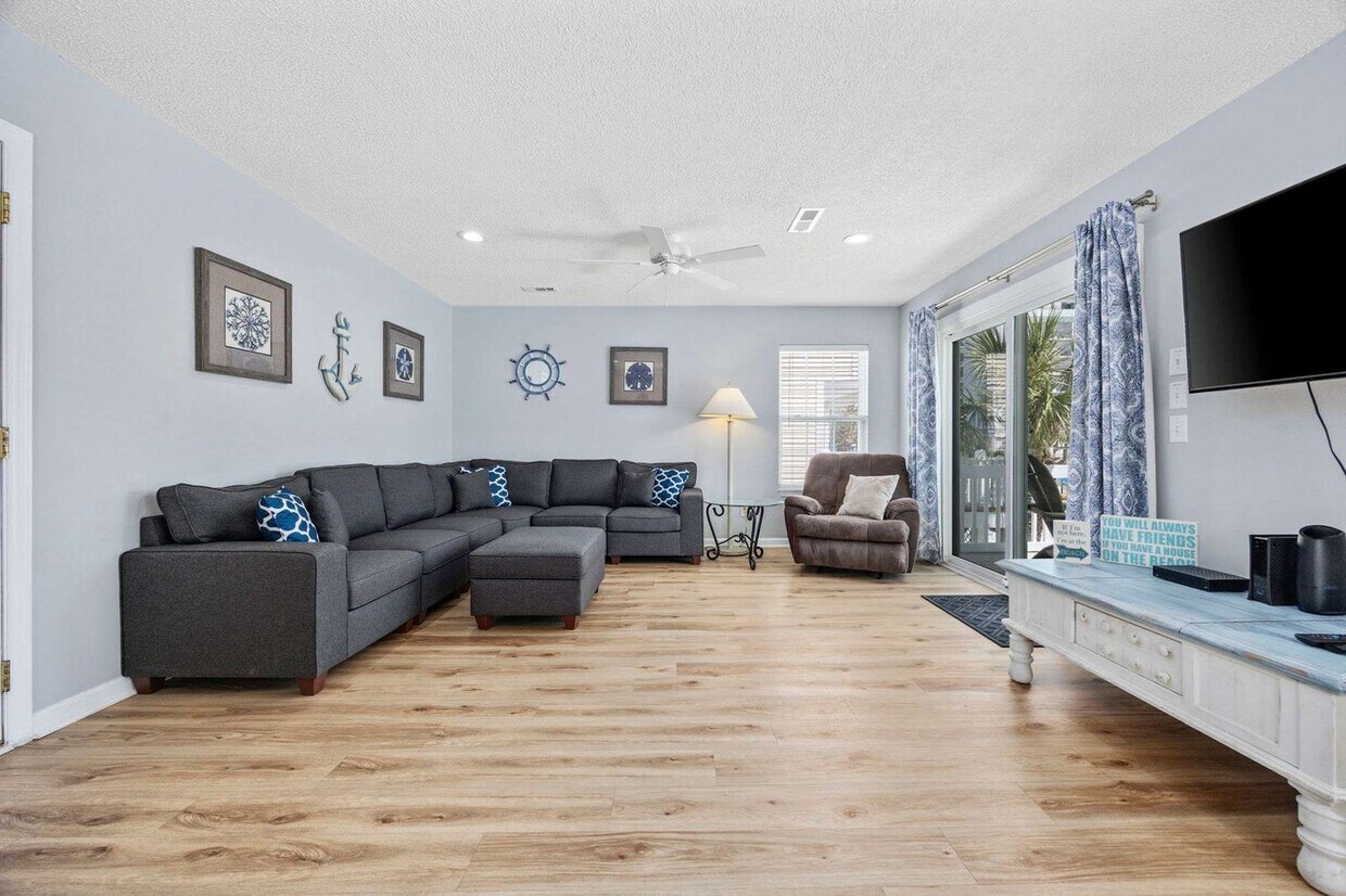 Foto principal - 111B S Yaupon Dr