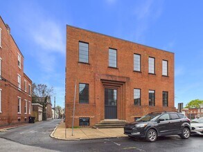 Building Photo - 1122 Green St