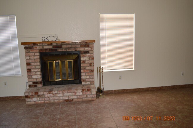 Foto del edificio - 1589 Elderwood Ave