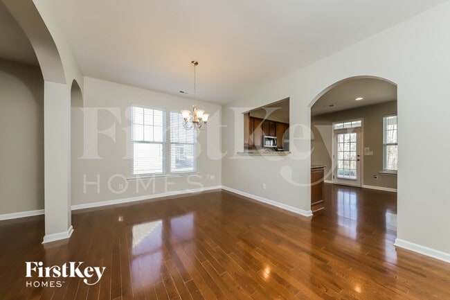 Building Photo - 190 Parkview Ln