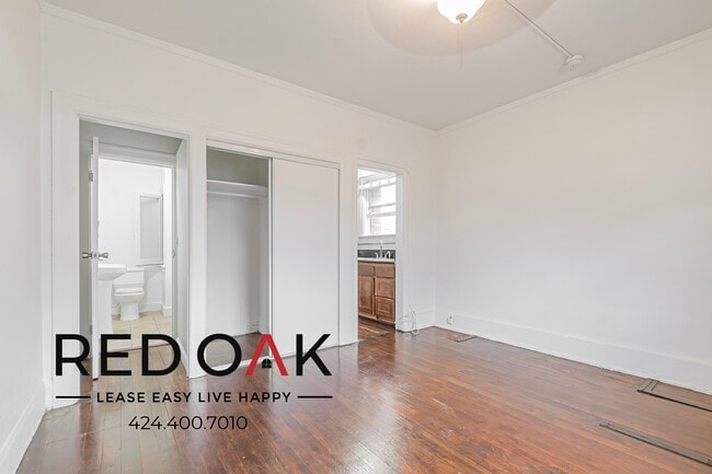 Foto del edificio - 1021 S Park View St