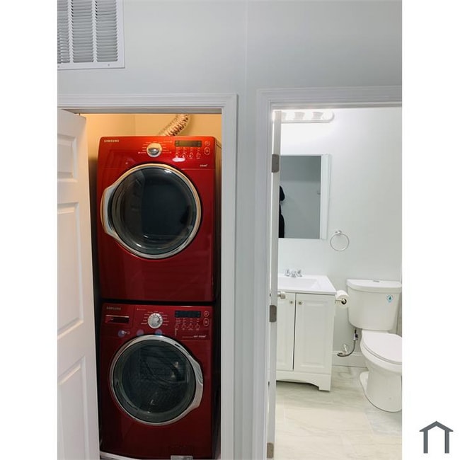 Foto del edificio - 820 N Lakewood Ave