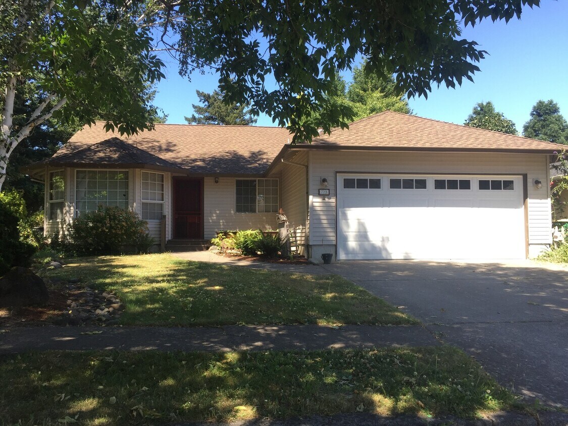 725 SE 33rd St, Troutdale, OR 97060 House Rental in Troutdale, OR