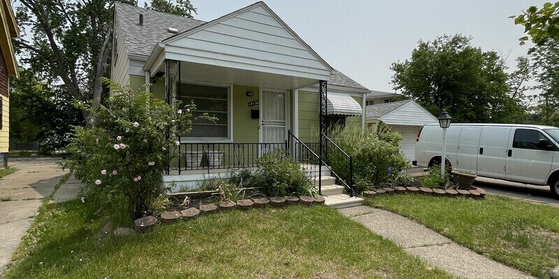Primary Photo - 17130 Joann ave