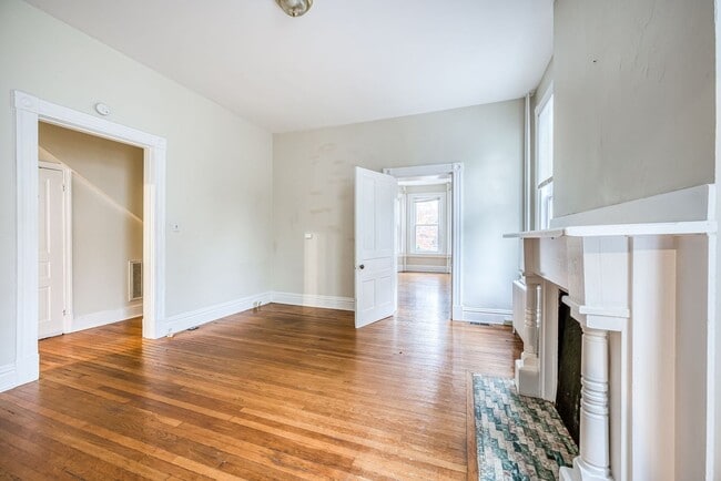 Foto del edificio - 3127 W Franklin St