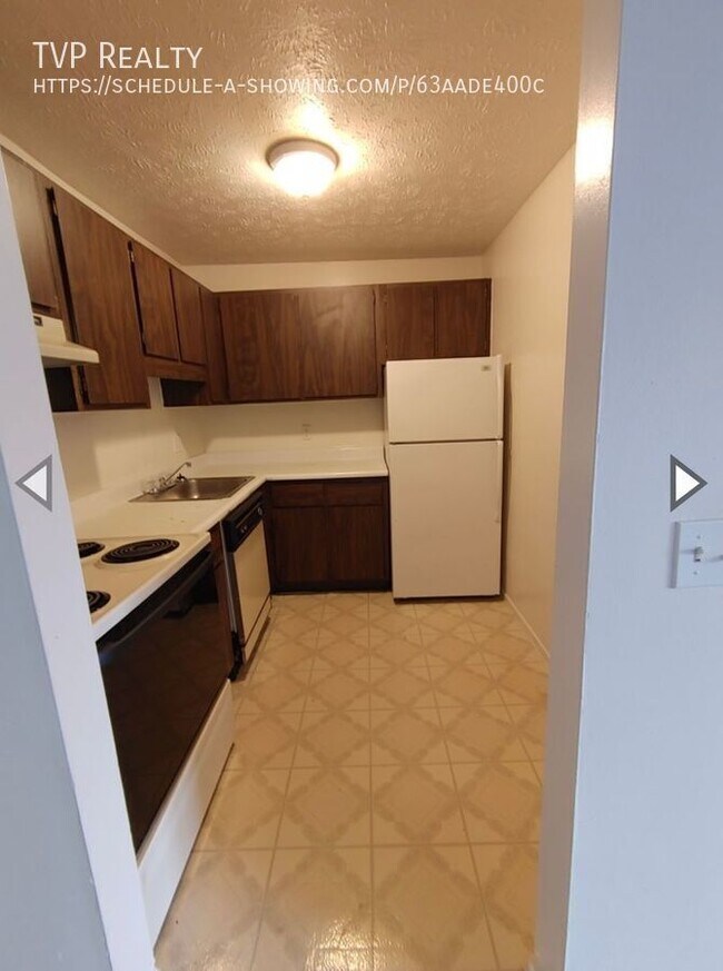 Foto del edificio - 1454 W River Rd N