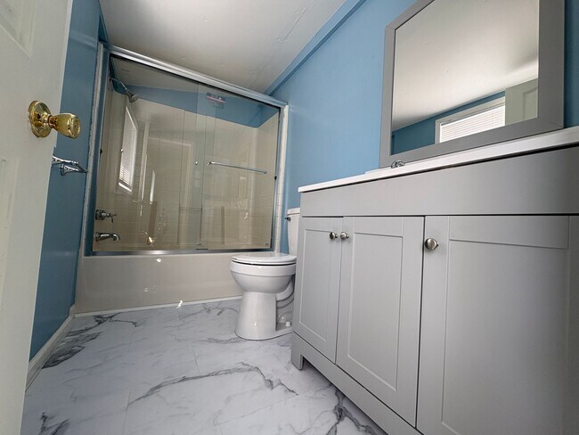 Foto del edificio - Spacious 3 Bed, 2 Bath Single Story Home
