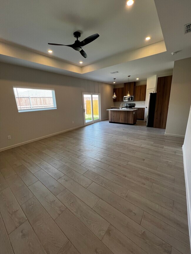 Foto del edificio - 3316 Duke Ave