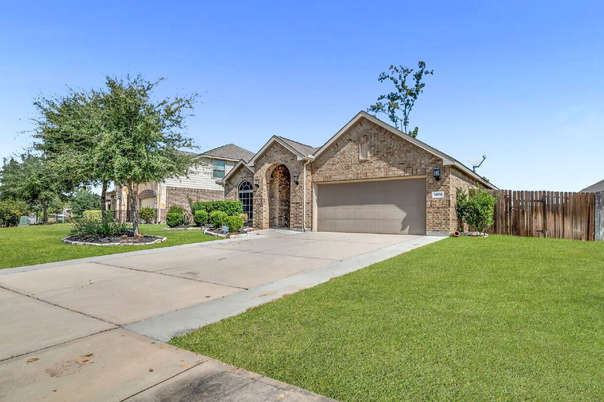 Foto principal - Welcome home to this beautifully maintaine...