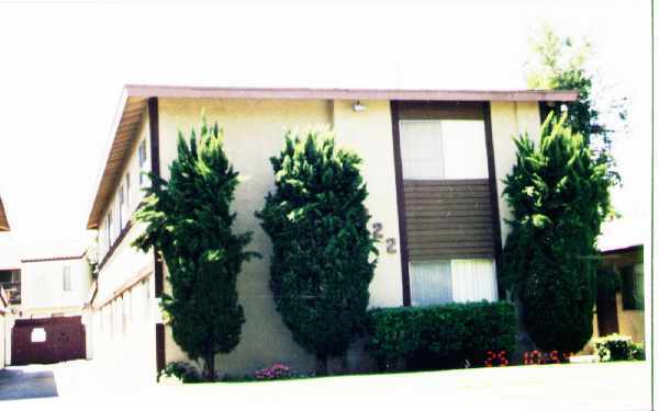 Building Photo - Evergreen Apartments