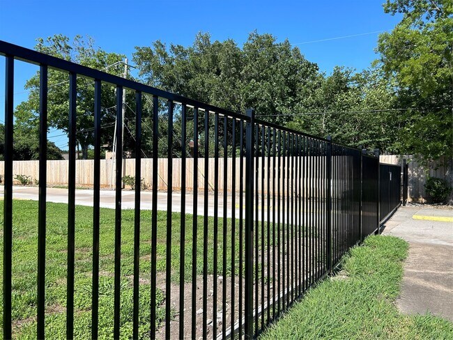 Building Photo - 5989 Allday Dr