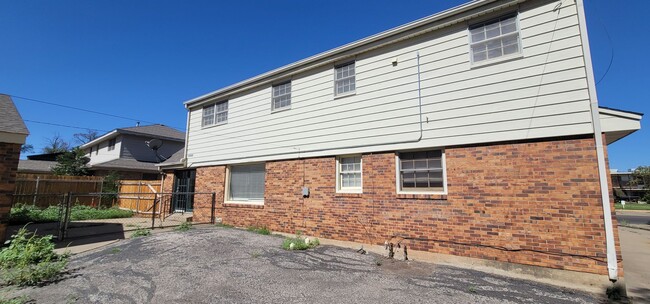 Building Photo - 3409 Janet Dr