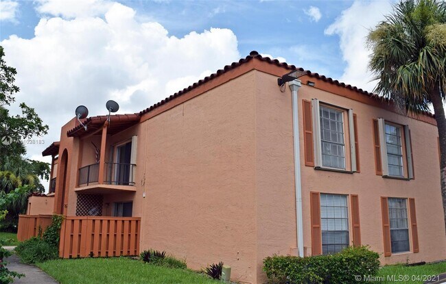 Building Photo - 7205 Miami Lakes Dr