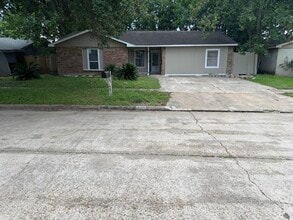 Building Photo - 4711 Beechaven St