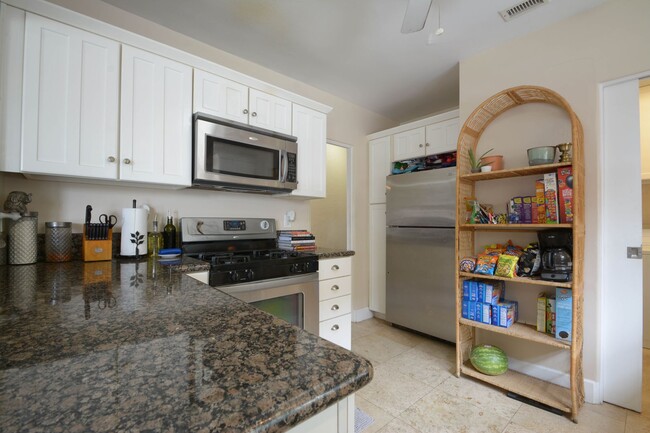 Building Photo - Beautiful 3bd/1ba Spanish Style home
