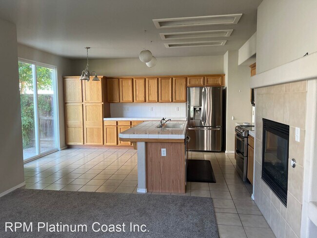 Foto del edificio - 4 br, 2.5 bath House - 649 W Fontaine Ln