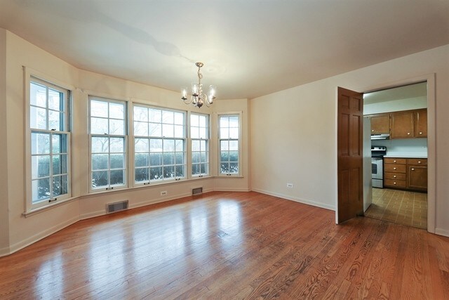 Foto del edificio - 341 N Sheridan Rd