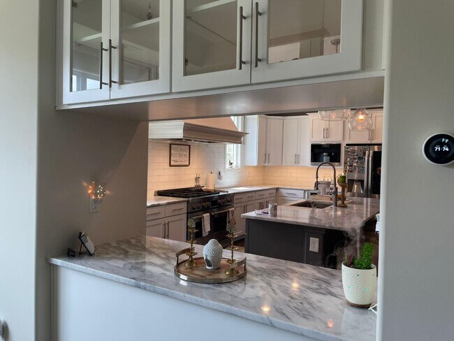 Building Photo - 10440 Emmas Cir S