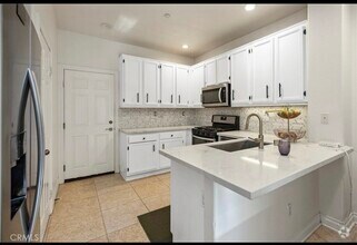 Building Photo - 41945 Davenport Way