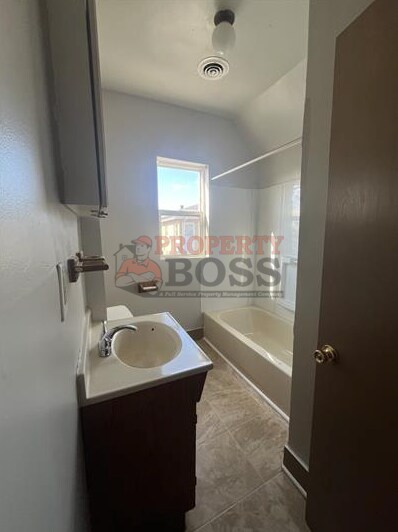 Foto del edificio - 4524 Magoun Ave