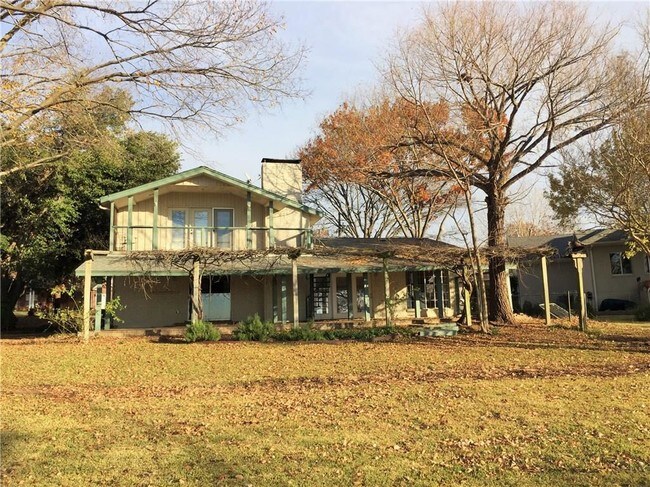 Building Photo - 500 Scenic Dr