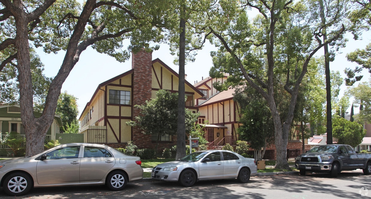 Building Photo - 1162 Winchester Ave