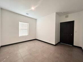 Building Photo - 447 Gallagher St