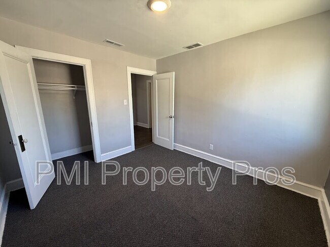 Foto del edificio - 4043 N 24th Pl