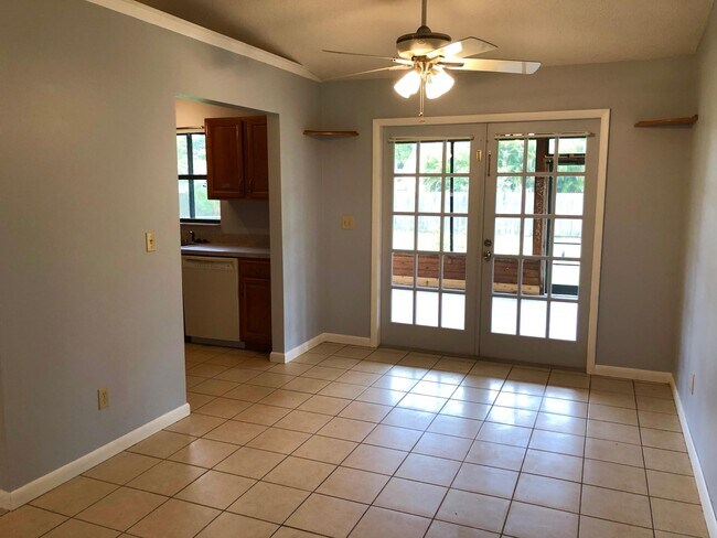 Foto del edificio - 1335 Amberg Ave NW