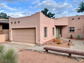 Building Photo - 265 Fairway Oaks Dr