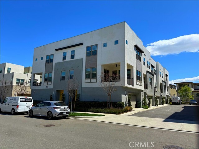 Building Photo - 995 Poppy Ct