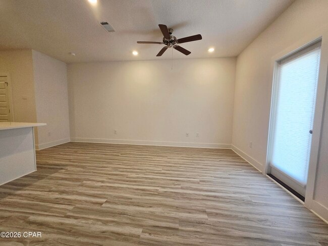 Building Photo - 396 Salt Creek Lane