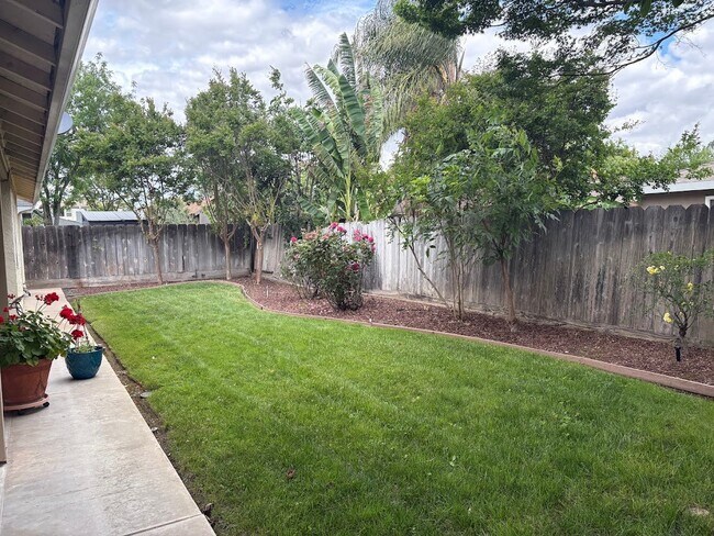 Building Photo - 4062 Glendale Ct