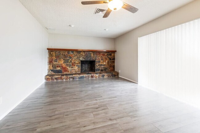Building Photo - 8154 W Heatherbrae Dr