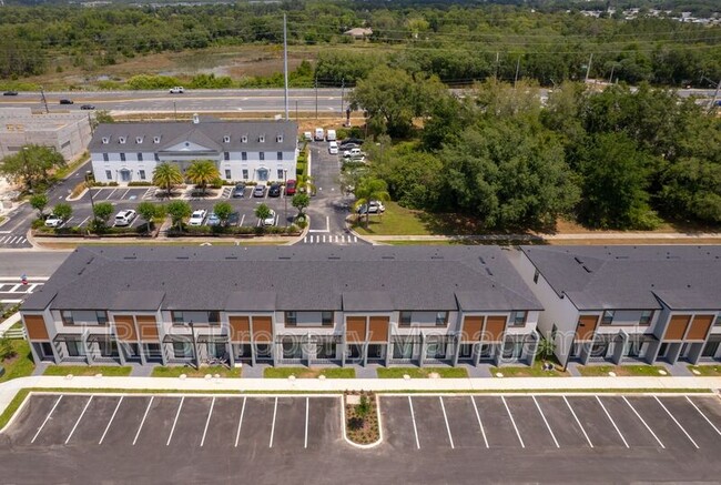 Building Photo - 8789 Zen Dr