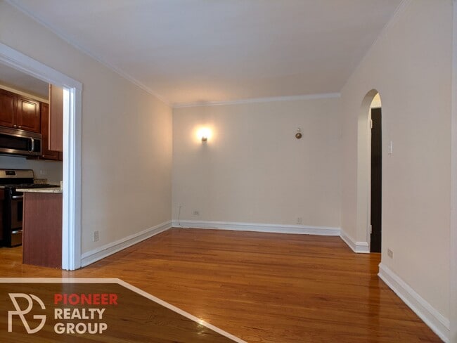 Foto del edificio - 4912 N Hoyne Ave