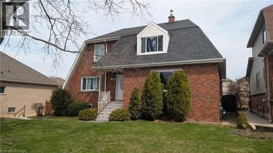Building Photo - 250 Highland Rd W