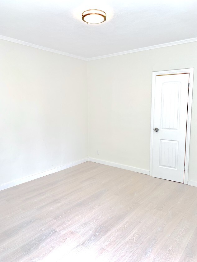 Foto principal - 7655 Fountain Ave