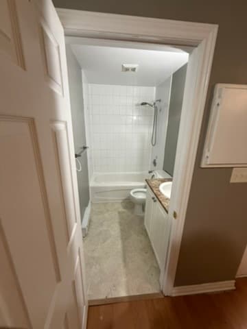 Building Photo - 119 Daly Ave