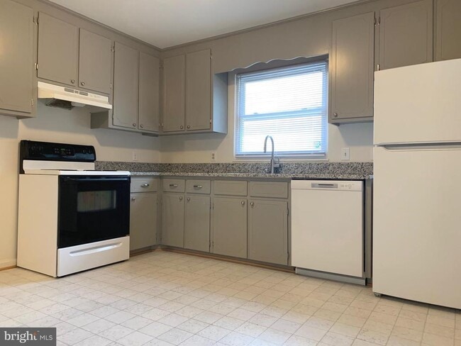 Foto del edificio - 1815 Meadow Dr