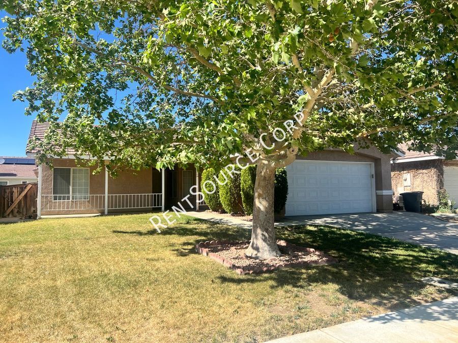 Primary Photo - 4 Bedroom Single Story Home for Rent in Ro...