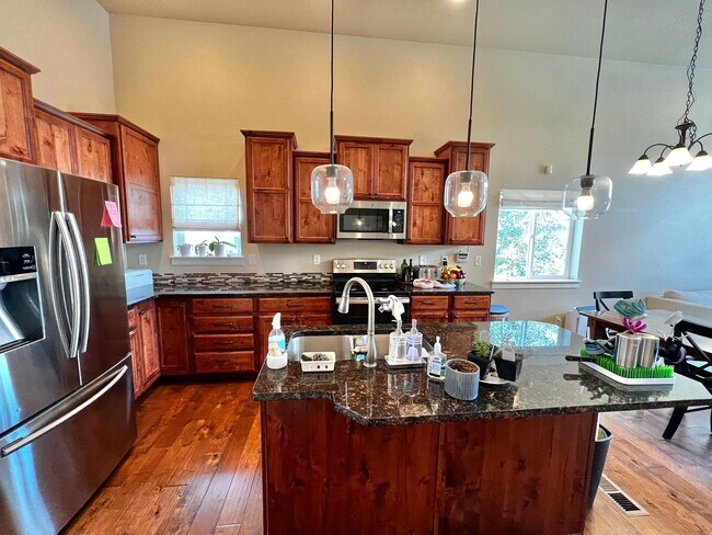 Foto del edificio - Beautiful 5 Bed House in North Fort Collins!