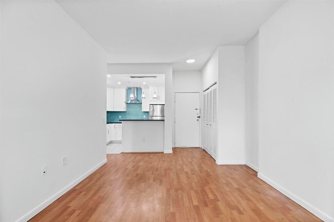 Building Photo - 263 10th St